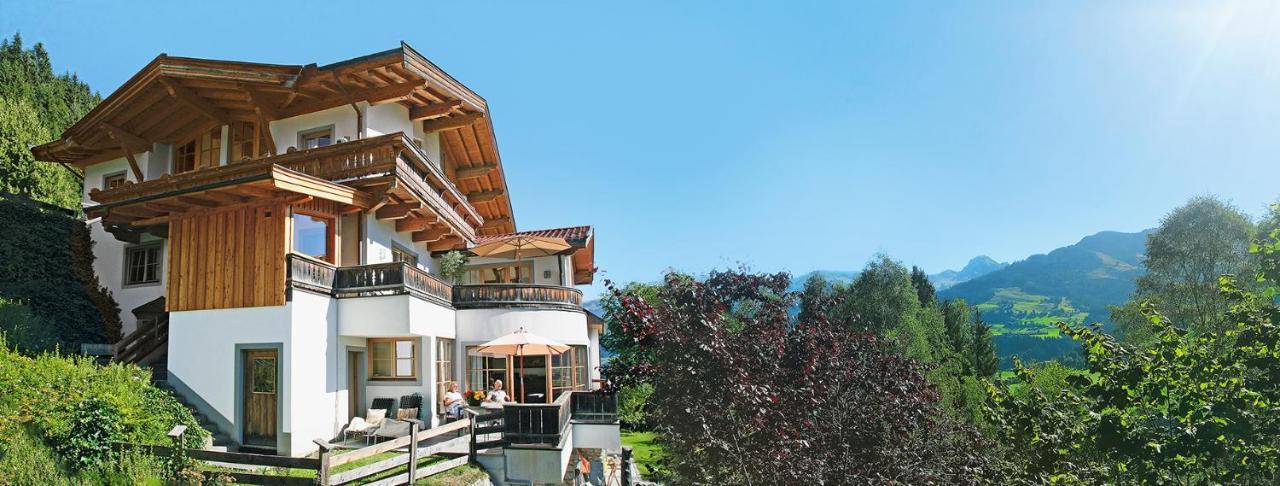 Residenz Am Berg Apartment Йохберг Екстериор снимка