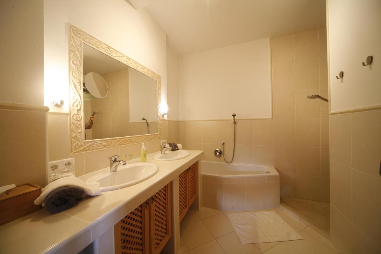 Residenz Am Berg Apartment Йохберг Екстериор снимка